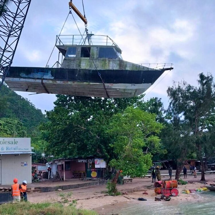 120T Crawler Crane Lifts a Fishing Vessel to the Sea | Vanuatu_1