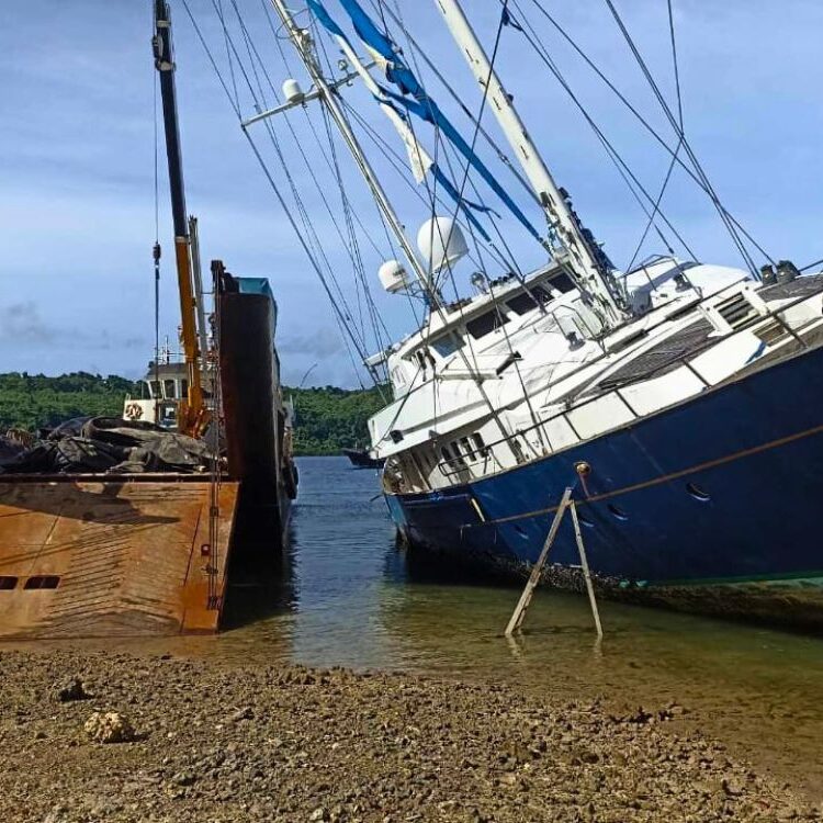 SV Blue Gold grounded at Sunae Village, Moso Island.
