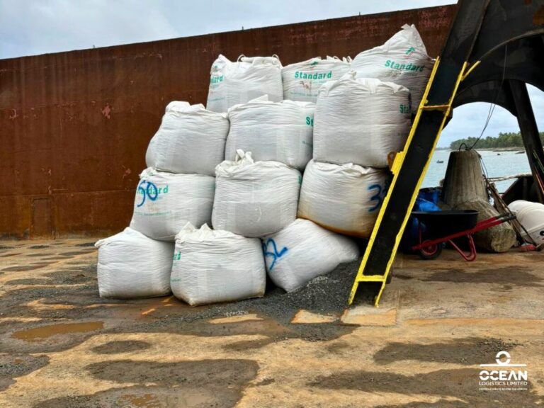 Ocean Logistics Limited and Hall Contracting unloading concrete aggregates for Funafuti, Tuvalu