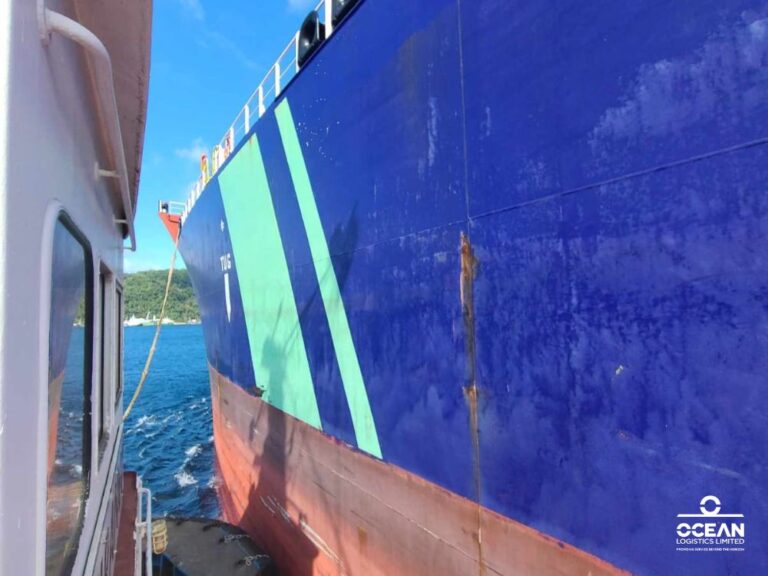 Tugboat Titirangi assists BW Kestrel