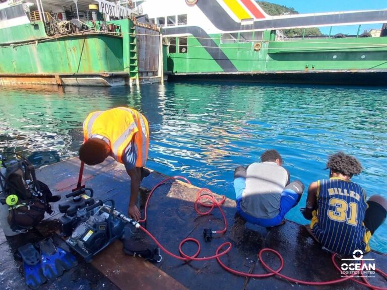 Underwater Inspections using our Hookah Compressor System_5
